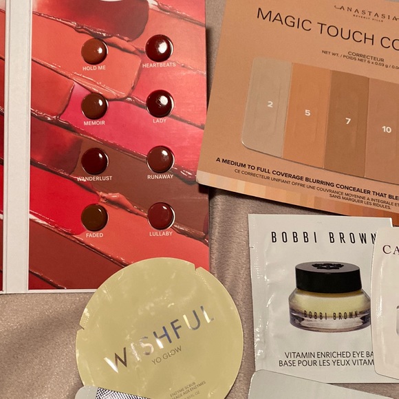 Luxe Skincare Haircare Makeup Sample Kit - Picture 2 of 8